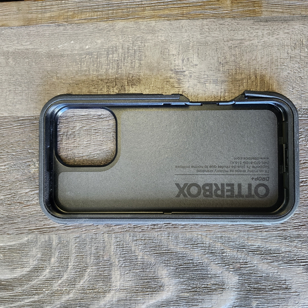 Black Otterbox Defender Case Iphone 16 Pro Max